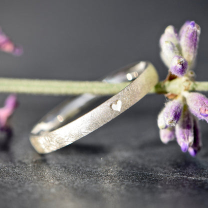 no-repeat center / cover
url('https://cdn.shopify.com/s/files/1/0933/9276/5270/files/zilver.jpg?v=1773920609')