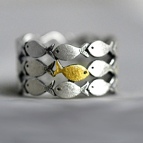 no-repeat center / cover
url('https://cdn.shopify.com/s/files/1/0933/9276/5270/files/zilver.jpg?v=1773920609')